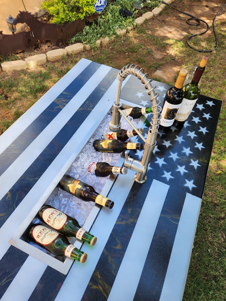 Custom Outdoor Kitchens in Lubbock Texas with Patriotic American Flag Designs